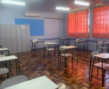 Nos últimos dois anos e meio, as reformas e construções de novas escolas nas cidades e no meio rural fiscalizadas pela Cohapar somam investimentos de R$ 48 milhões do Fundepar. Neste período, 105 obras foram concluídas e há outras 112 em execução, com perspectiva de novas contratações.
Foto: Cohapar