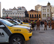 Em ação realizada na tarde e noite do sábado (26), em Curitiba, as equipes da Ação Integrada de Fiscalização Urbana (AIFU) voltaram a fechar estabelecimentos que descumpriam as medidas sanitárias de combate à Covid-19, com aglomerações e festas sem o uso de máscara de proteção, e outras irregularidades.  -  Curitiba, 27/06/2021  -  Foto: Polícia Civil do Paraná