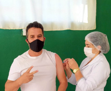 São 203.438 profissionais que já receberam a primeira dose no estado, o equivalente a mais de 94% da população do grupo prioritário de trabalhadores do Ensino Básico. Foto: SEED