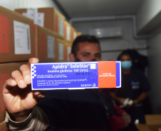O medicamento já foi entregue para a Farmácia da 2ª Regional de Saúde, em Curitiba Para as demais regiões do Estado.
Foto:  Américo Antonio/SESA