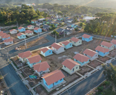 Construtoras interessadas em firmar parcerias com o Governo do Estado para a construção de casas populares podem se habilitar, a partir desta sexta-feira (2), no novo Chamamento Público do programa Casa Fácil Paraná. O edital está disponível no site da Cohapar e prevê a concessão de subsídios de R$ 15 mil por família em imóveis financiados pelo Governo Federal. (Foto: Alessandro Vieira )