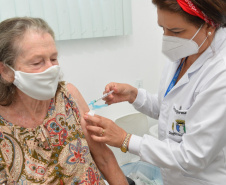 Mais de 1 milhão de pessoas foram vacinadas contra a Covid-19 aos finais de semana no Paraná
Foto: SESA/Regionais de Saúde