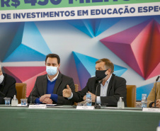 Governador  Carlos Massa Ratinho Junior assina liberação em investimentos em educação especial.
Foto Gilson Abreu/AEN