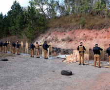 Academia Policial Militar ministra curso de aperfeiçoamento para 60 oficiais da PMPR. 
Foto: Ari Dias/AEN