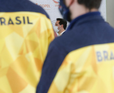 Governador Carlos Massa Ratinho Junior durante solenidade de lançamento nesta quinta-feira (08) no Palácio Iguaçu da campanha Torcida Paraná em Tóquio. O Estado terá a maior delegação de atletas da história do Paraná está na fase final de preparação para os Jogos Olímpicos e Paralímpicos Tóquio-2020 com 35 atletas.  -  Curitiba, 08/07/2021  -  Foto: Jonathan Campos/AEN