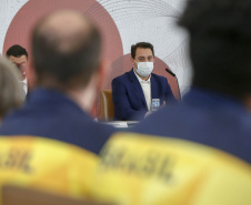 Governador Carlos Massa Ratinho Junior durante solenidade de lançamento nesta quinta-feira (08) no Palácio Iguaçu da campanha Torcida Paraná em Tóquio. O Estado terá a maior delegação de atletas da história do Paraná está na fase final de preparação para os Jogos Olímpicos e Paralímpicos Tóquio-2020 com 35 atletas.Foto Gilson Abreu/AEN