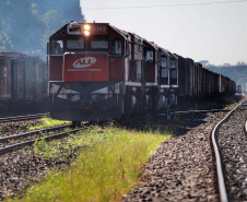 Técnicos do Estado e da União sobrevoam o Centro-Sul para estudos do impacto ambiental da Nova Ferroeste . Foto: Alessandro Vieira/AEN