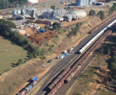 Ibama e Funai visitam os Campos Gerais para conhecer o traçado da Nova Ferroeste. Os técnicos sobrevoaram a Terra Indígena em Nova Laranjeiras. 
Foto Alessandro Vieira