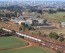 Ibama e Funai visitam os Campos Gerais para conhecer o traçado da Nova Ferroeste. Os técnicos sobrevoaram a Terra Indígena em Nova Laranjeiras. 
Foto Alessandro Vieira