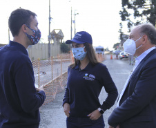O secretário do Desenvolvimento Urbano e de Obras Públicas (SEDU), João Carlos Ortega, mais a diretora de Operações do Paranacidade, Camila Mileke Scucato, e o analista de desenvolvimento Municipal do Paranacidade, Luiz Antonio Xavier da Silveira, fizeram vistoria da obra de pavimentação com concreto, em execução no Município de Fazenda Rio Grande, na Região Metropolitana de Curitiba.  -  Curitiba,  - Fazenda Rio Grande, 08/07/2021  -  Foto: Gustavo Pontes