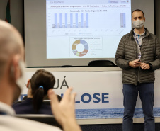 Os Portos do Paraná estão mais seguros. A constatação é da Gerência de Saúde e Segurança do Trabalho (GSST) da Diretoria de Meio Ambiente da empresa pública que se reuniu, nesta semana, para avaliar as metas e definir os próximos passos para expandir ainda mais os trabalhos de conscientização, educação e otimização das rotinas e protocolos de segurança. -  Paranaguá, 14/07/2021  -  Foto: Claudio Neves/Portos do Paraná