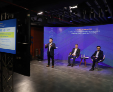 A Fomento Paraná formalizou uma parceria com o Sebrae para utilizar o Fundo de Aval às Micro e Pequenas Empresas (Fampe) como garantia nas operações de microcrédito contratadas pela instituição em todo o estado. A medida vai facilitar e ampliar o acesso ao crédito da instituição para micro e pequenos empreendedores.  -  Curitiba, 15/07/2021  -  Foto: Ari Dias/AEN
