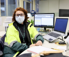 Dos 21 profissionais que atuam na equipe contratada para auxiliar na gestão ambiental da Portos do Paraná, quase todos são formados no Litoral do Estado. Cada vez mais, moradores dos municípios da região reforçam o time de cuidado permanente com o Meio Ambiente nos Portos de Paranaguá e Antonina.  -  Paranaguá, 20/07/2021  -  Foto: Claudio Neves/Portos do Paraná