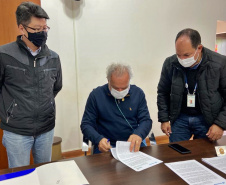 Sanepar leva água tratada para comunidade Córrego D Ouro em Califórnia
Convênio assinado com prefeitura de Califórnia resolve problema de abastecimento na Comunidade Córrego D’Ouro

Foto: Sanepar

