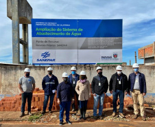 Sanepar leva água tratada para comunidade Córrego D Ouro em Califórnia

Em visita às obras na área urbana, prefeito Paulinho agradece investimentos da Sanepar
Foto: Sanepar

