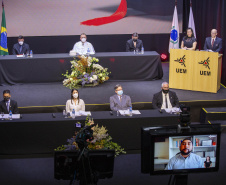 UEM ultrapassa marca de 77 mil profissionais formados em graduações. Número foi atingido com realização da cerimônia de colação de grau dos graduados de 2020 dos câmpus regionais -  Maringá, 26/07/2021  -  Foto: UEM