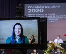 UEM ultrapassa marca de 77 mil profissionais formados em graduações. Oradora Gabriela Gomes agradece a Deus e cita passagem bíblica -  Maringá, 26/07/2021  -  Foto: UEM