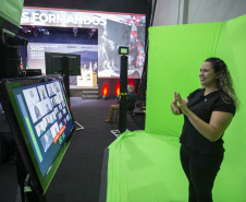 UEM ultrapassa marca de 77 mil profissionais formados em graduações. Solenidade tem interpretação em Língua Brasileira de Sinais  -  Maringá, 26/07/2021  -  Foto: UEM