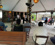 O Instituto Água e Terra (IAT) promoveu nessa terça-feira (27) ConsultaPública para apresentação do projeto de reforma da Praça de Alimentação ePraça ao Ar Livre da Ilha do Mel. A reunião aconteceu no Bar Cavalo Marinho,em Encantadas, com a presença de representantes da comunidade da Ilha. -  Curitiba, 27/07/2021  -  Foto: SEDEST