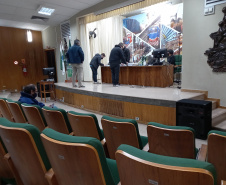 O Departamento de Estradas de Rodagem do Paraná (DER/PR) abriu nesta quarta-feira (28) os envelopes com as propostas técnicas de duas licitações para elaborar os projetos de engenharia da restauração e ampliação da capacidade da PR-317, entre Iguaraçu e a divisa com São Paulo, na região Noroeste do Estado. O trecho tem 70,13 quilômetros de extensão.  -  curitiba, 28/07/2021  -  foto: DER-PR