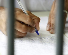 O Departamento Penitenciário do Paraná (Depen), vinculado a Secretaria da Segurança Pública do Paraná (SESP), está com as inscrições para os concursos literário e de desenho direcionado às Pessoas Privadas de Liberdade (PPL), com a temática ?Tempo e Vida? no âmbito dos Estabelecimentos Prisionais do Estado do Paraná. - Curitiba, 29/07/2021  -  Foto: DEPEN-PARANÁ