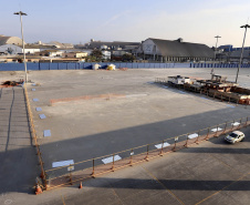 Maior produtora e exportadora de papéis para embalagens e embalagens de papel do Brasil, a Klabin iniciou as obras para a construção do seu novo terminal no cais do Porto de Paranaguá, após a assinatura da ordem para liberação dos serviços no mês de julho pela Portos do Paraná.  -  Paranaguá, 30/07/2021  -  Foto: Claudio Neves/Portos do Paraná