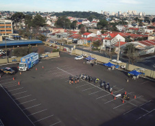 O Batalhão de Polícia de Trânsito (BPTran) e o Departamento de Trânsito do Paraná (Detran-PR) , juntamente com outros órgãos ligados ao trânsito urbano, promoveram uma manhã de instrução gratuita para quem usa a moto como ferramenta de trabalho.
Foto: Alessandro Vieira/AEN  