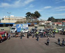 O Batalhão de Polícia de Trânsito (BPTran) e o Departamento de Trânsito do Paraná (Detran-PR) , juntamente com outros órgãos ligados ao trânsito urbano, promoveram uma manhã de instrução gratuita para quem usa a moto como ferramenta de trabalho.
Foto: Alessandro Vieira/AEN  