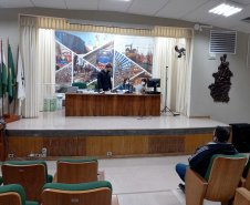 O Departamento de Estradas de Rodagem do Paraná (DER/PR) abriu na sexta-feira (30) as propostas técnicas da licitação do projeto executivo de engenharia de restauração e ampliação da capacidade da PR-463, de Nova Esperança até o entroncamento com a PR-461, na região Noroeste.Foto:DER