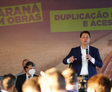 Mais uma grande obra de infraestrutura em Cascavel, no Oeste do Paraná, deve sair do papel nos próximos meses. O governador Carlos Massa Ratinho Junior e diretor técnico Executivo Itaipu Binacional, Celso Vilar Torino, lançaram nesta segunda-feira (2) a pedra fundamental da duplicação do Contorno Oeste, que conecta a BR-277 à BR-163. Foto: Jonathan Campos/AEN