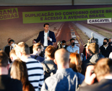 Mais uma grande obra de infraestrutura em Cascavel, no Oeste do Paraná, deve sair do papel nos próximos meses. O governador Carlos Massa Ratinho Junior e diretor técnico Executivo Itaipu Binacional, Celso Vilar Torino, lançaram nesta segunda-feira (2) a pedra fundamental da duplicação do Contorno Oeste, que conecta a BR-277 à BR-163. Foto: Jonathan Campos/AEN