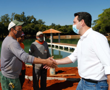  Governador Carlos Massa Ratinho Junior visita o Parque Urbano Xibiu, em Diamante do Norte. Foto: Jonathan Campos/AEN