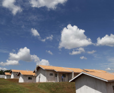 Termina nesta terça-feira (10) o prazo de inscrição para os interessados em morar em uma das 40 casas do Condomínio dos Idosos que o Governo do Estado está construindo em Foz do Iguaçu, na região Oeste. Podem participar da seleção pessoas a partir de 60 anos, com renda de um a seis salários mínimos e que não possuam casa própria.  -  curitiba, 09/08/2021  -  Foto: Alessandro Vieira/AEN