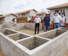 Termina nesta terça-feira (10) o prazo de inscrição para os interessados em morar em uma das 40 casas do Condomínio dos Idosos que o Governo do Estado está construindo em Foz do Iguaçu, na região Oeste. Podem participar da seleção pessoas a partir de 60 anos, com renda de um a seis salários mínimos e que não possuam casa própria.  -  curitiba, 09/08/2021  -  foto: Jonathan Campos/AEN
