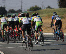 O Paraná foi o primeiro estado do país a retomar as competições escolares, com a realização da 67ª edição dos Jogos Escolares do Paraná (JEPS). O fim de semana contou com disputas presenciais do ciclismo, em Araucária, e do tênis de mesa, em Toledo. Somando as duas modalidades, 152 alunos-atletas participaram das provas. - Curitiba, 09/08/2021 - Foto: Beto Pacheco/Paraná Esporte