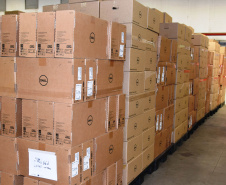 O Governo do Estado vai entregar 1.509 computadores para todas as unidades vinculadas à Secretaria de Estado da Saúde (Sesa), sendo 1.359 máquinas padrão desktop e 150 notebook?s.  -  Curitiba, 09/08/2021  -  Foto: Américo Antonio/SESA