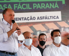 O governador Carlos Massa Ratinho Junior entrega nesta terça-feira (10) as chaves de 25 casas populares do Residencial Vila Torres a famílias de Prudentópolis, na região Centro-Sul do Paraná. Foto: Jonathan Campos/AEN