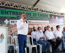 O governador Carlos Massa Ratinho Junior entrega nesta terça-feira (10) as chaves de 25 casas populares do Residencial Vila Torres a famílias de Prudentópolis, na região Centro-Sul do Paraná. Foto: Jonathan Campos/AEN