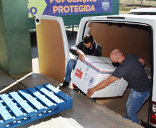 A Secretaria de Estado da Saúde (Sesa) recebeu na tarde desta segunda-feira (9) mais 67,6 mil vacinas contra a Covid-19. As doses da CoronaVac/Butantan fazem parte do lote com 209.170 vacinas para o Paraná, anunciadas pelo Ministério da Saúde no final da noite deste domingo (8).  -  Curitiba, 09/08/2021  -  Foto: Américo Antonio/SESA