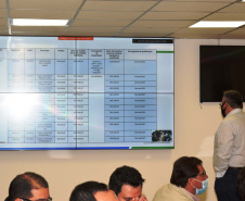 O secretário de Estado da Saúde, Beto Preto, recebeu hoje (11) os prefeitos da região de Maringá para discutir o fortalecimento do Samu Norte Novo, vacinação contra a Covid-19 e tratativas para liberação de recursos já aprovados para o Consórcio Público Intermunicipal de Saúde do Setentrião Paranaense (Cisamusep).Foto: Américo Antonio/SESA