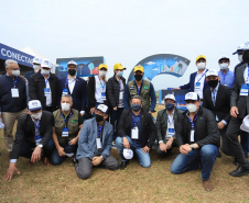 O governador Carlos Massa Ratinho Junior participou da apresentação de soluções tecnológicas para o agronegócio que se beneficiarão do 5G. A iniciativa faz parte da série de projetos-piloto de conectividade promovida pelo Ministério das Comunicações (Mcom).  -  Londrina, 12/08/2021  -  Foto: José Fernando Ogura/AEN