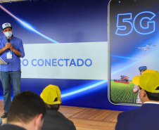 O governador Carlos Massa Ratinho Junior participou da apresentação de soluções tecnológicas para o agronegócio que se beneficiarão do 5G. A iniciativa faz parte da série de projetos-piloto de conectividade promovida pelo Ministério das Comunicações (Mcom).  -  Londrina, 12/08/2021  -  Foto: José Fernando Ogura/AEN