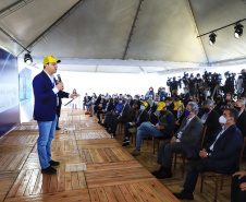 O governador Carlos Massa Ratinho Junior participou da apresentação de soluções tecnológicas para o agronegócio que se beneficiarão do 5G. A iniciativa faz parte da série de projetos-piloto de conectividade promovida pelo Ministério das Comunicações (Mcom).  -  Londrina, 12/08/2021  -  Foto: José Fernando Ogura/AEN