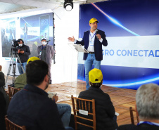 O governador Carlos Massa Ratinho Junior participou da apresentação de soluções tecnológicas para o agronegócio que se beneficiarão do 5G. A iniciativa faz parte da série de projetos-piloto de conectividade promovida pelo Ministério das Comunicações (Mcom).  -  Londrina, 12/08/2021  -  Foto: José Fernando Ogura/AEN