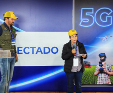 O governador Carlos Massa Ratinho Junior participou da apresentação de soluções tecnológicas para o agronegócio que se beneficiarão do 5G. A iniciativa faz parte da série de projetos-piloto de conectividade promovida pelo Ministério das Comunicações (Mcom). Na foto, ministro das Comunicações, Fábio Faria, e a ministra da Agricultura, Pecuária e Abastecimento, Tereza Cristina. -  Londrina, 12/08/2021  -  Foto: José Fernando Ogura/AEN