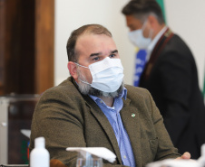 O governador Carlos Massa Ratinho Junior recebe  nesta segunda-feira (16),  o presidente da Copel, Daniel Slaviero e  Caique Agustini da AERP  para renovaçao de convenio.  Na foto, João Evaristo Debiasi, secretário de Estado da Comunicação Social e da Cultura. 16/08/2021 - Foto: Geraldo Bubniak/AEN