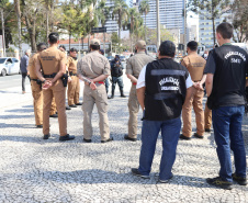 Denúncias de crimes e casos de violência na região Central da Capital embasaram a Ação Integrada de Fiscalização Urbana (AIFU), em parceria com a 1ª Companhia do 12º Batalhão da PM (12º BPM), a deflagrarem a primeira edição da operação Centro Seguro, nesta quinta-feira (19/08).   -  Curitiba, 19/08/2021  -  Foto: SESP-PR