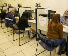 Agência do Trabalhador de Curitiba promove ação para empregar pessoas acima de 50 anos. Fotos:Ari Dias/AEN.