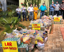 Com 10 mil mudas distribuídas, IAT beneficia famílias de Campo Mourão com 8,8 toneladas de alimentosAção já aconteceu em 12 municípios e arrecadou mais de 30 toneladas de alimentos. A campanha faz parte do programa Paraná Mais Verde, que prevê o plantio de 10 milhões de mudas nativas nos próximos anos.  - - Curitiba, 19/08/2021  -  Foto: SEDEST
