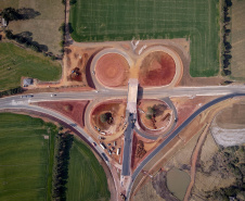 Obra do Contorno Norte de Castro avança e aumenta segurança na cidade ao retirar circulação de tráfego pesado. 08-2021Fotos Gilson Abreu/AEN